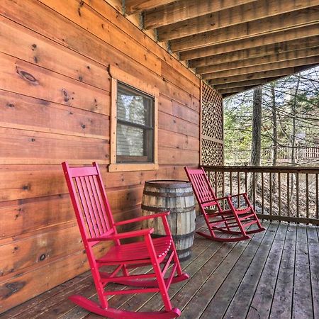 Cozy Cabin With Hot Tub In The Heart Of Pigeon Forge Exterior foto