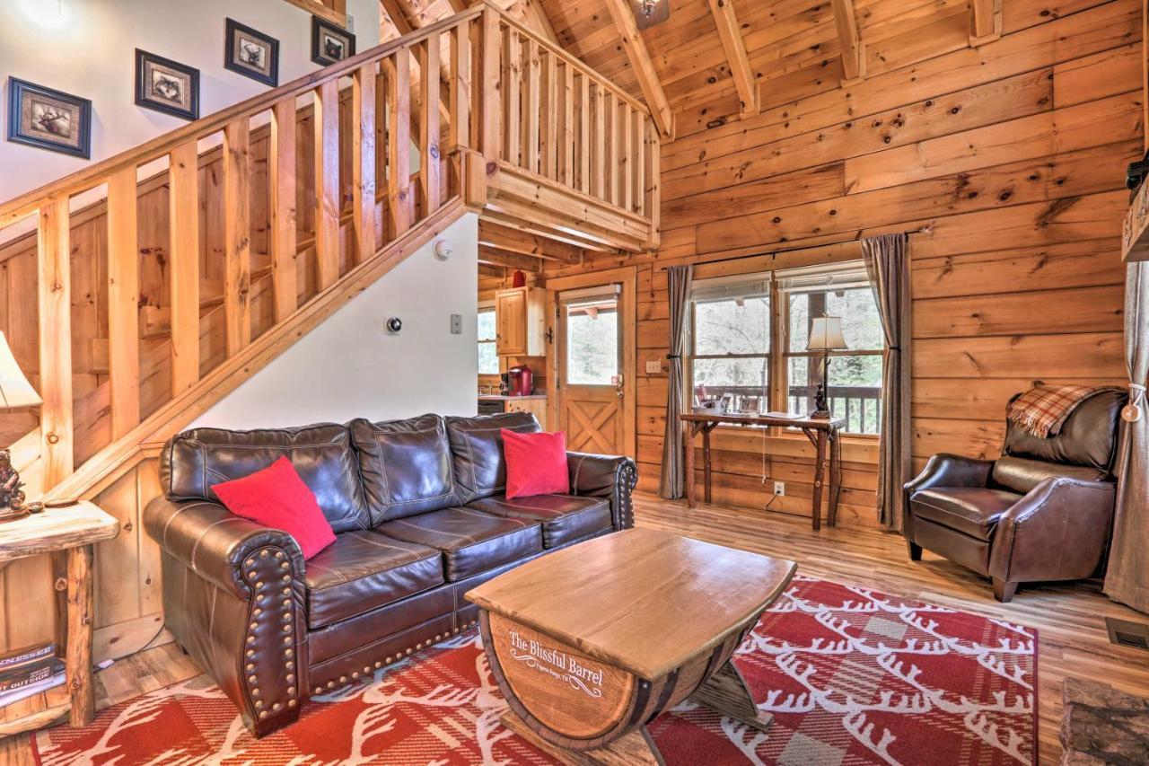 Cozy Cabin With Hot Tub In The Heart Of Pigeon Forge Exterior foto